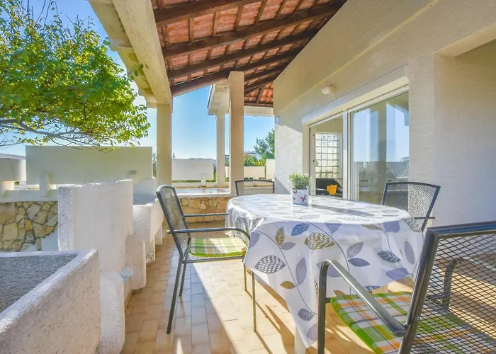 House Marrie Lou Дом отдыха Banj