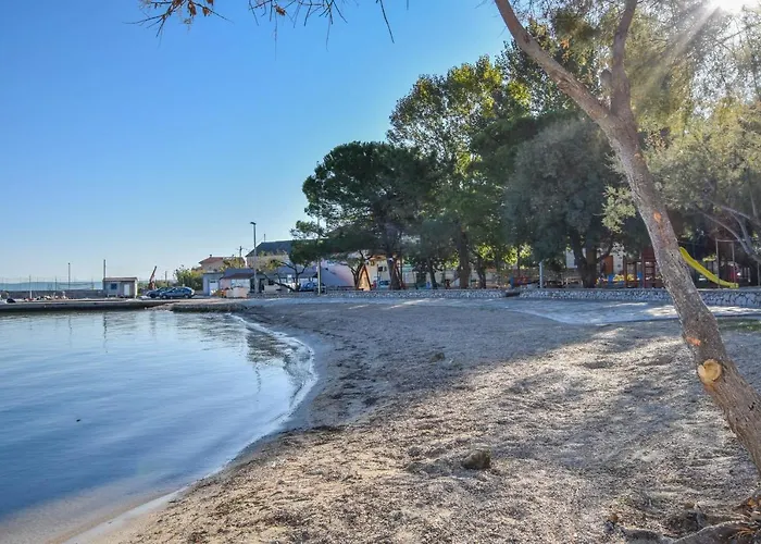 Дом отдыха House Marrie Lou Banj