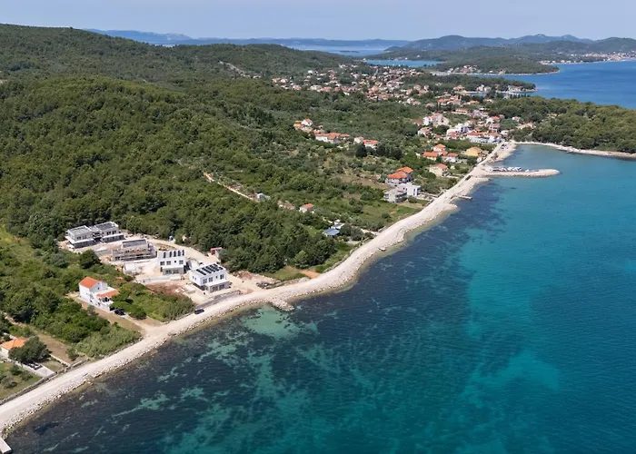 House Marrie Lou Semesterbostad Banj